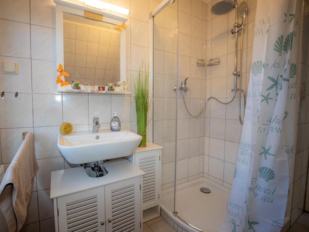 194 Fewo Dat Luetjehuus Mit Dachterrasse Im Ersten Stock Luetjenburg Ngoại thất bức ảnh